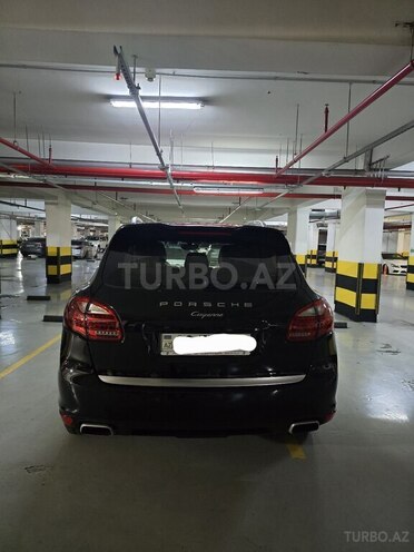 Porsche Cayenne-2