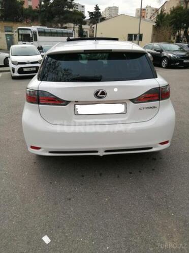 Lexus CT 200h-5