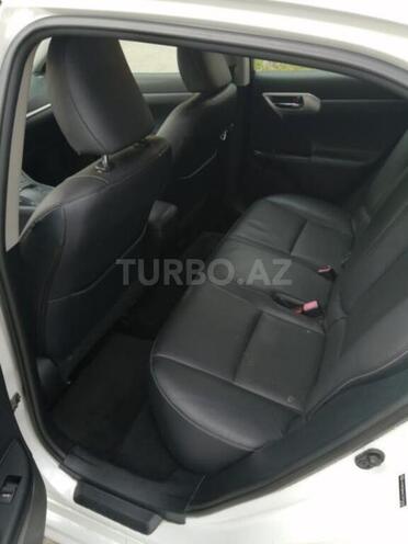 Lexus CT 200h-11