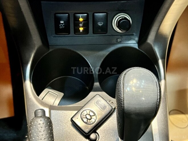 Toyota RAV4-17