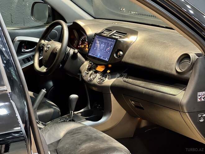 Toyota RAV4-7