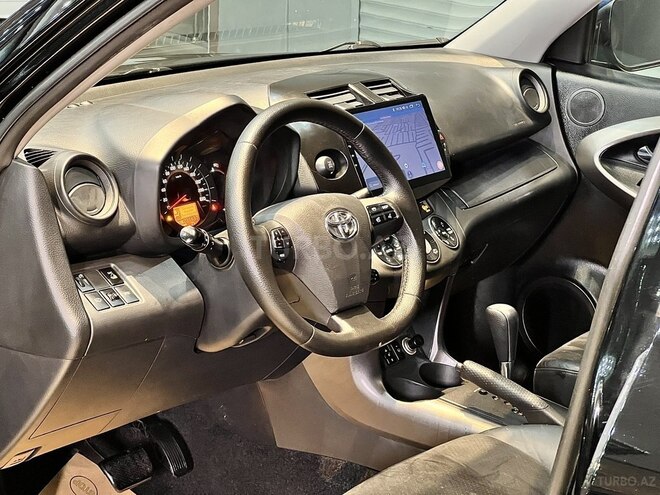 Toyota RAV4-19