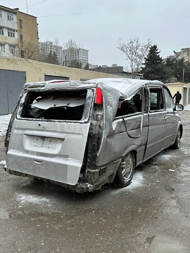 Mercedes Viano-5