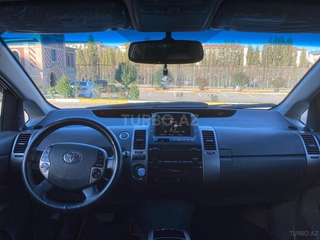 Toyota Prius-3