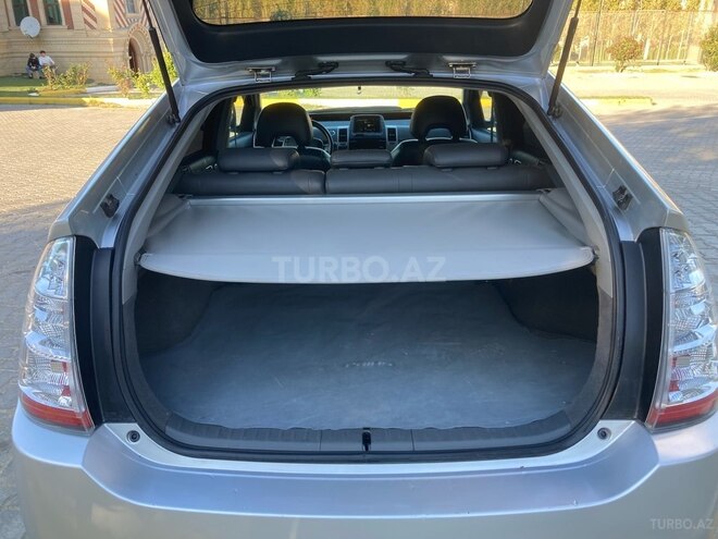 Toyota Prius-16