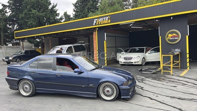 BMW 320-7