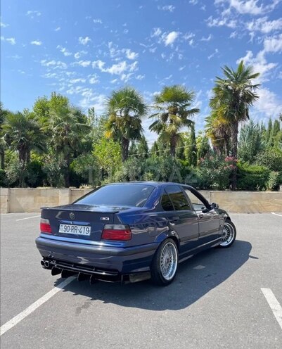 BMW 320-8