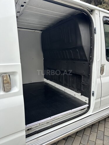 Ford Transit-7