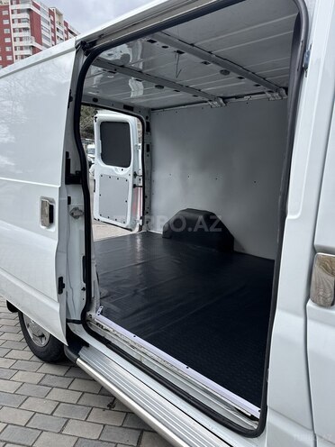 Ford Transit-8