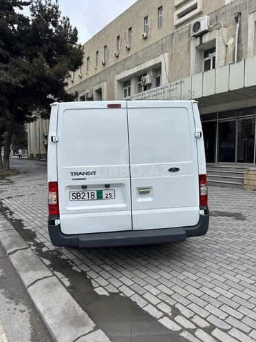 Ford Transit-4