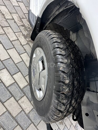 Ford Transit-14