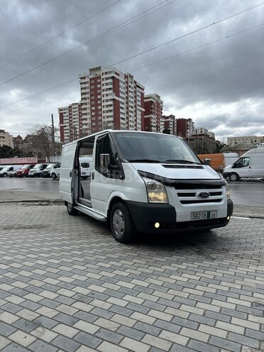 Ford Transit-9