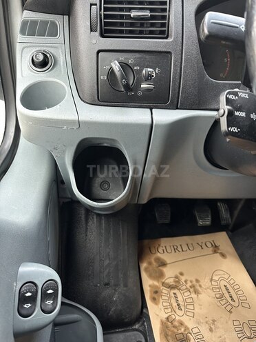 Ford Transit-19