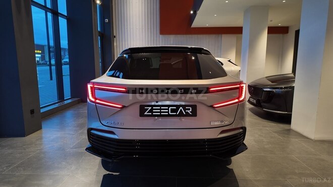 Honda e:NP2-6