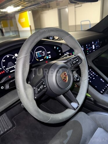 Porsche Taycan GTS-4