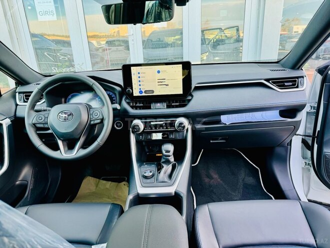 Toyota RAV4-14