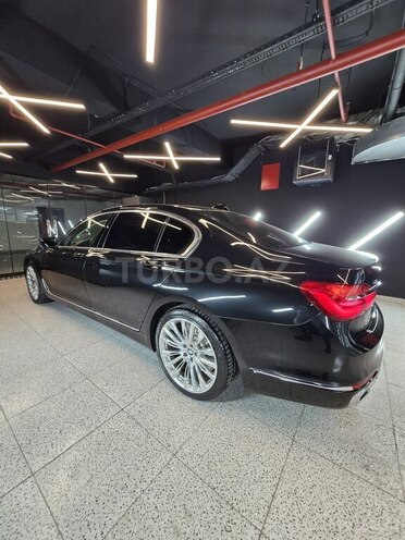 BMW 750 2016, 141,000 km - 4.4 l - Bakı