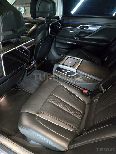 BMW 750 2016, 141,000 km - 4.4 l - Bakı
