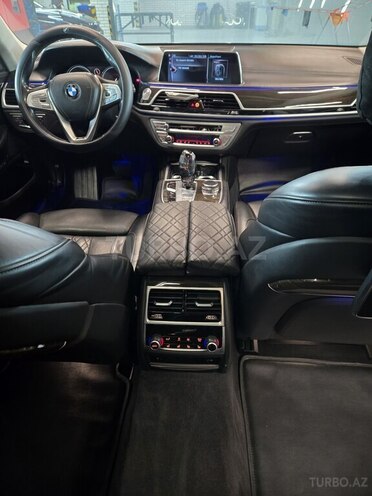 BMW 750 2016, 141,000 km - 4.4 l - Bakı