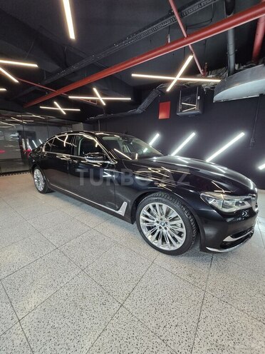 BMW 750 2016, 141,000 km - 4.4 l - Bakı