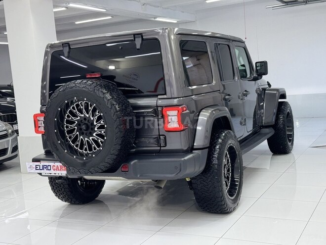 Jeep Wrangler-12