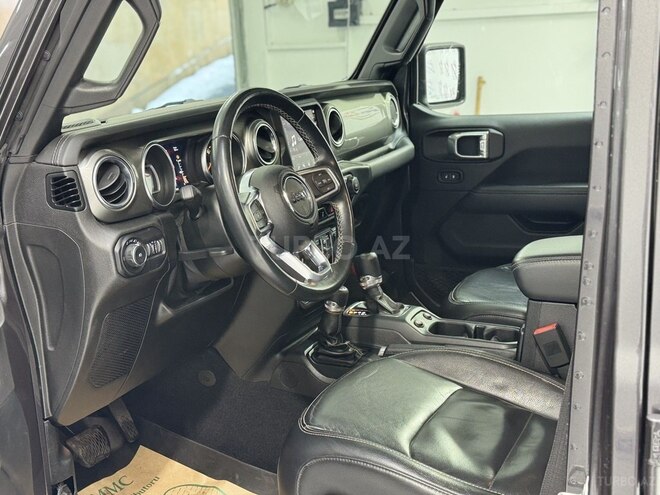 Jeep Wrangler-18