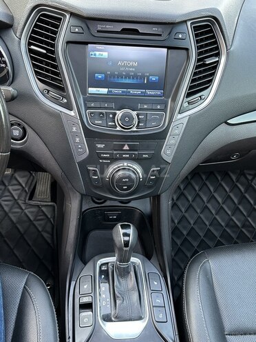 Hyundai Santa Fe-12