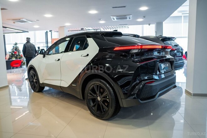 Toyota C-HR-10