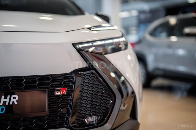 Toyota C-HR-4