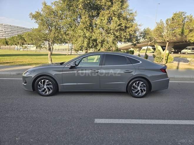 Hyundai Sonata-4