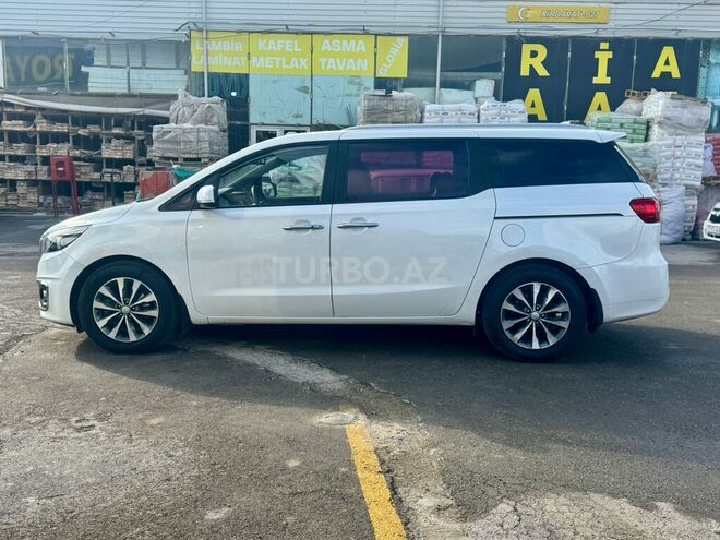 Kia Carnival 2015, 258,000 km - 2.2 l - Bakı
