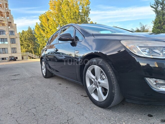 Opel Astra 2011, 285,000 km - 1.3 л - Xaçmaz