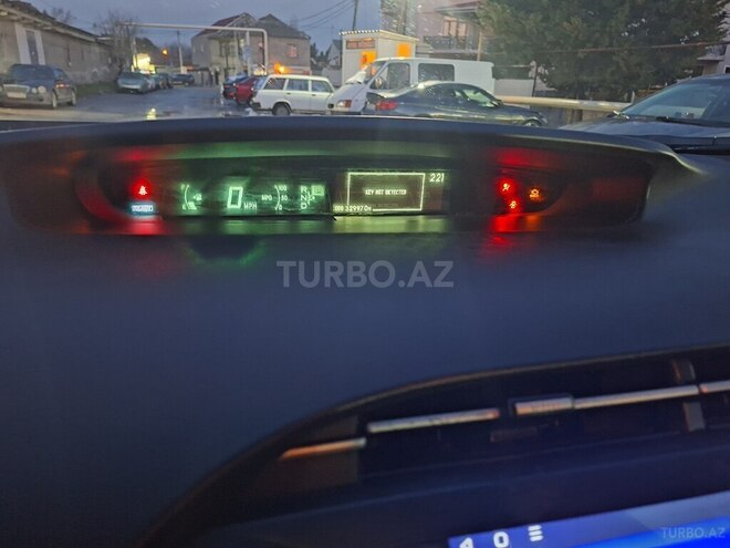 Toyota Prius 2011, 300,000 km - 1.8 l - Bakı