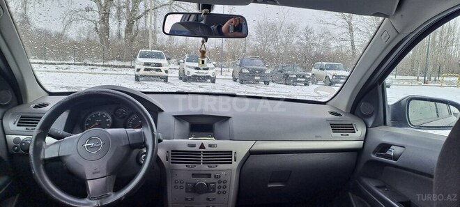 Opel Astra 2006, 360,000 km - 1.4 l - Qusar