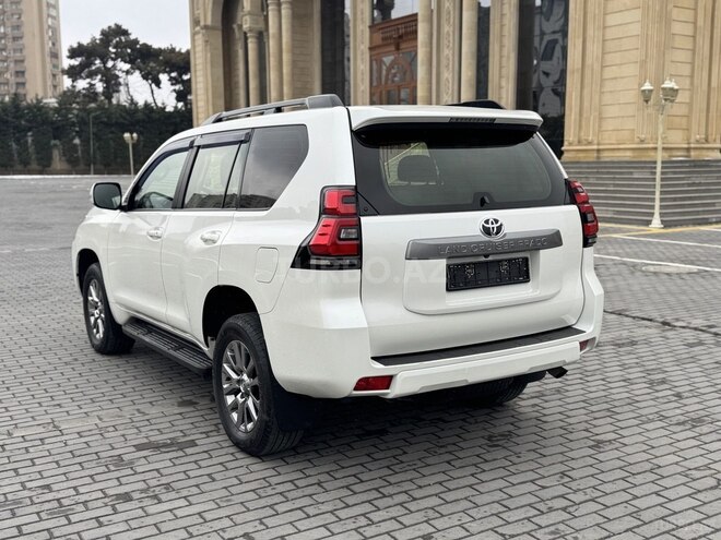Toyota Land Cruiser Prado-7