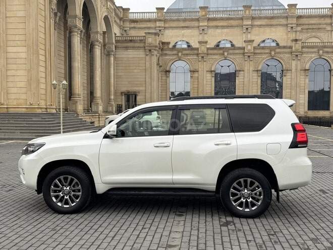 Toyota Land Cruiser Prado-8