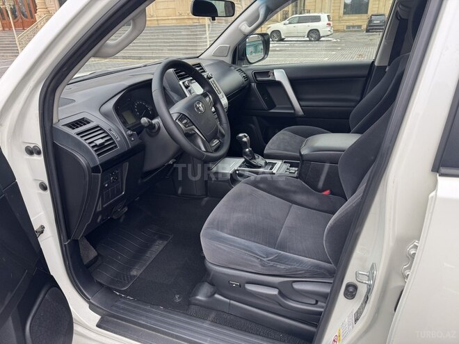 Toyota Land Cruiser Prado-9