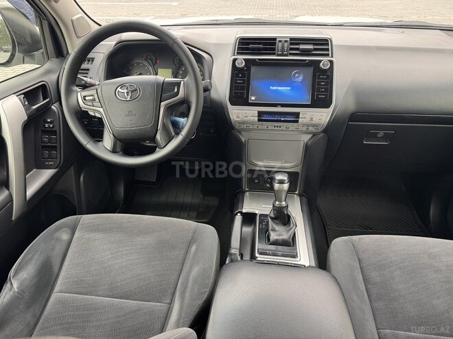 Toyota Land Cruiser Prado-11