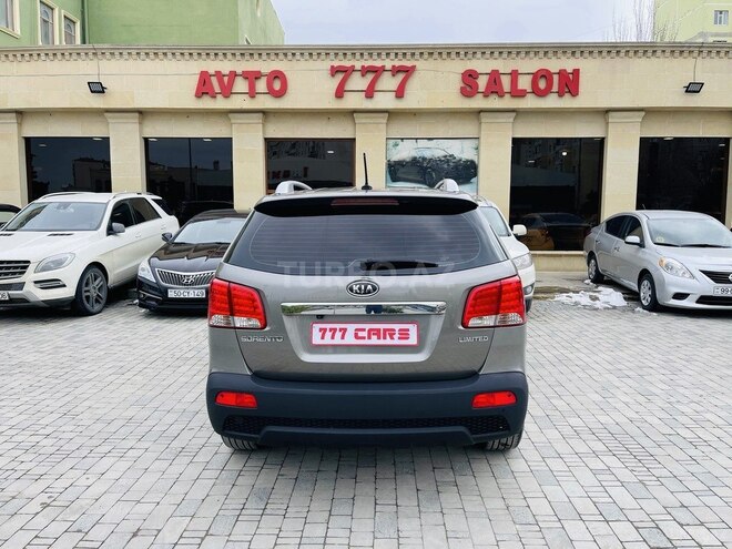 Kia Sorento-7