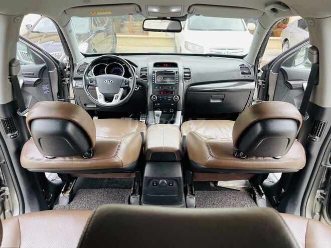 Kia Sorento-12