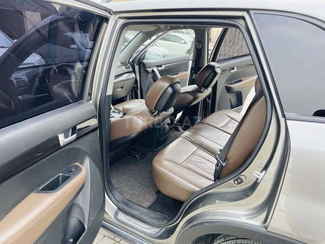 Kia Sorento-13