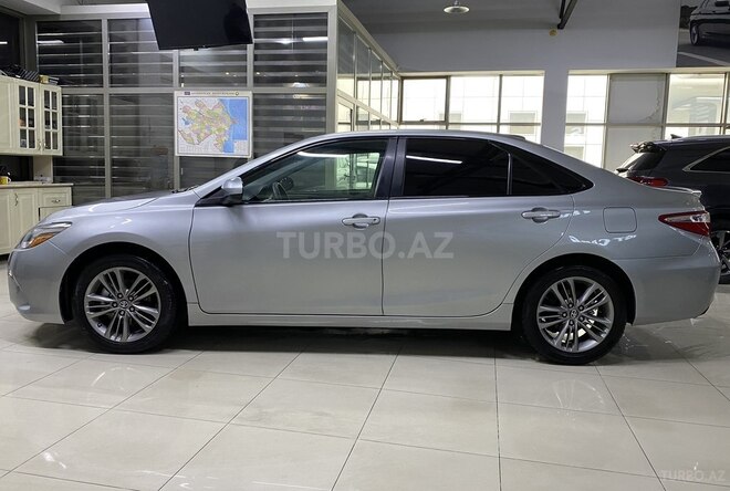 Toyota Camry-7