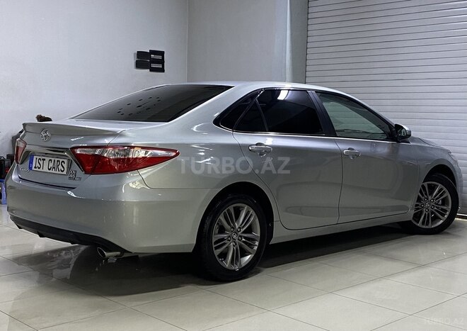 Toyota Camry-13