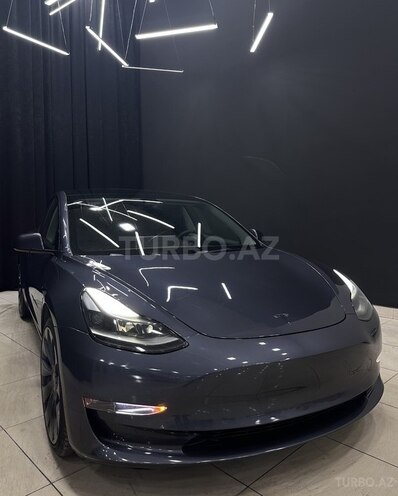Tesla Model 3-5