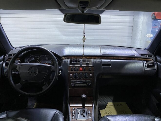 Mercedes E 280 1997, 272,000 km - 2.8 l - Sumqayıt