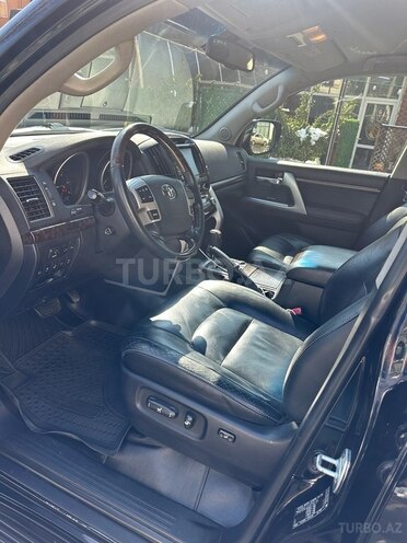 Toyota Land Cruiser-8