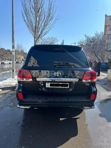 Toyota Land Cruiser-11
