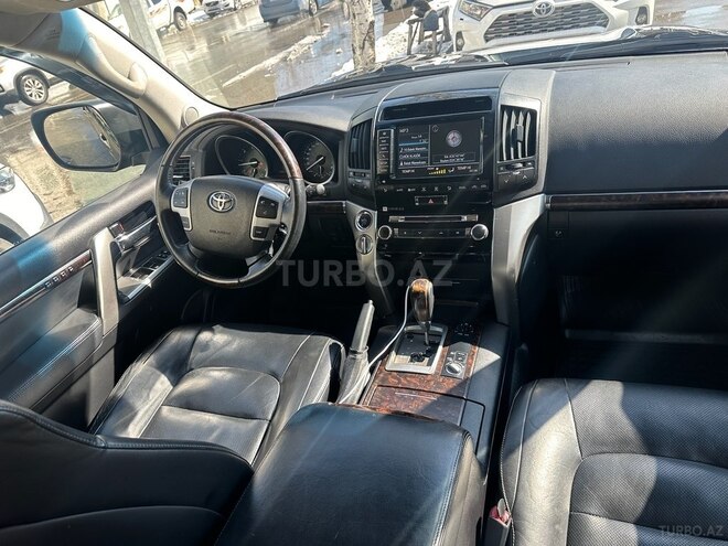 Toyota Land Cruiser-5
