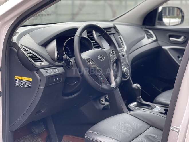 Hyundai Santa Fe-12