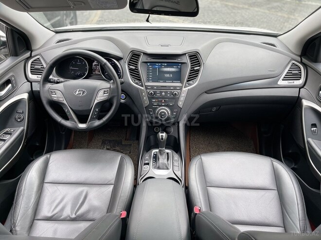 Hyundai Santa Fe-13